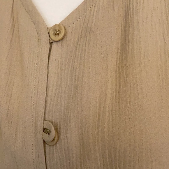 Elegant tunic top by Nipon Studio, size 10, so stylish and chic, slits on side - Picture 2 of 8